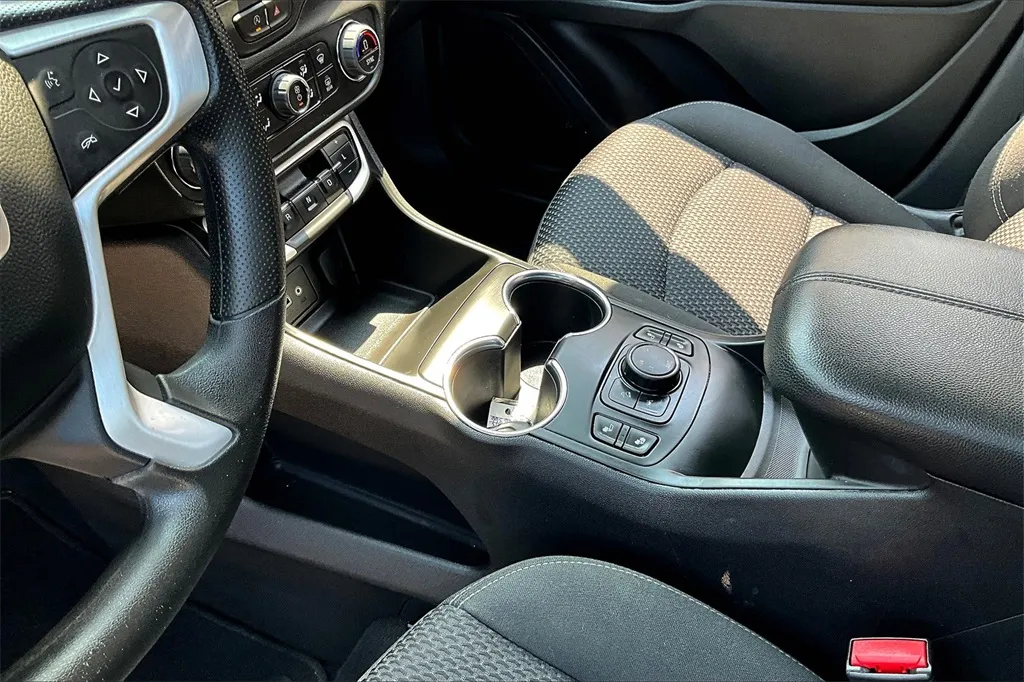 2023 Gmc Terrain SLE photo 27