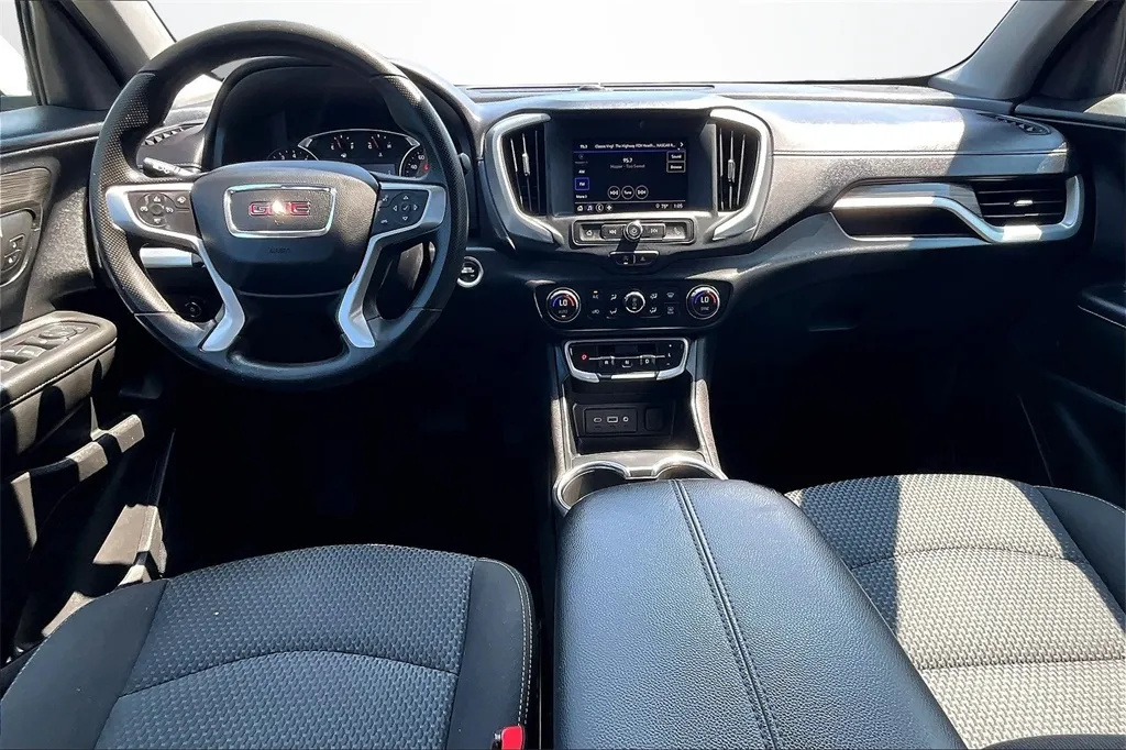 2023 Gmc Terrain SLE photo 3
