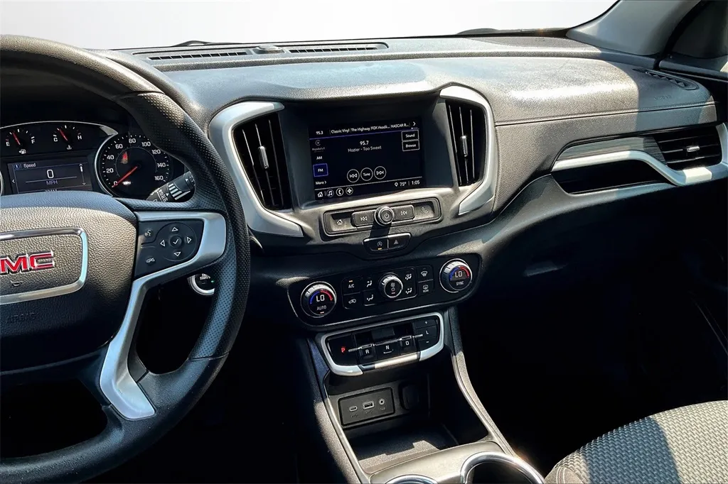 2023 Gmc Terrain SLE photo 24