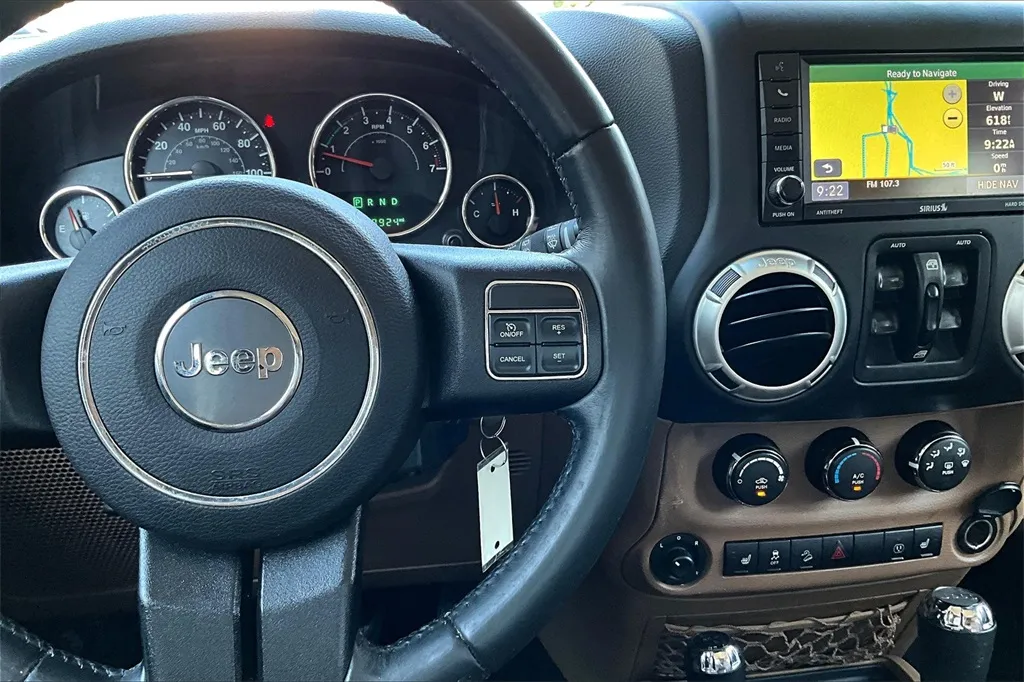 2017 Jeep Wrangler Unlimited Sahara photo 13