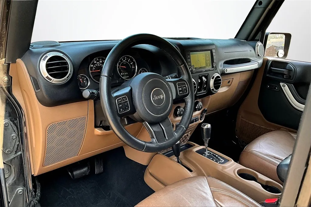2017 Jeep Wrangler Unlimited Sahara photo 24