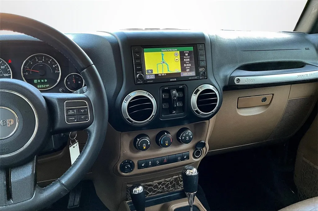 2017 Jeep Wrangler Unlimited Sahara photo 22