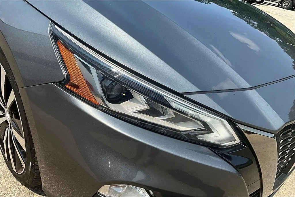 2020 Nissan Altima SR - Photo 30