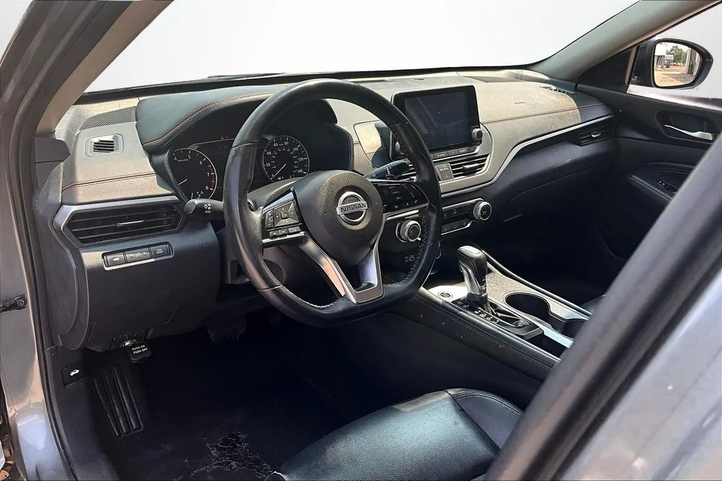 2020 Nissan Altima SR - Photo 16