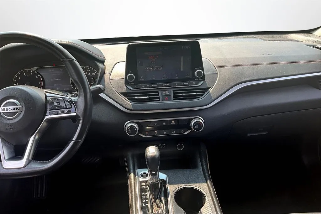 2020 Nissan Altima SR - Photo 9