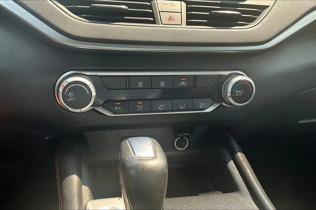 2020 Nissan Altima SR - Photo 14