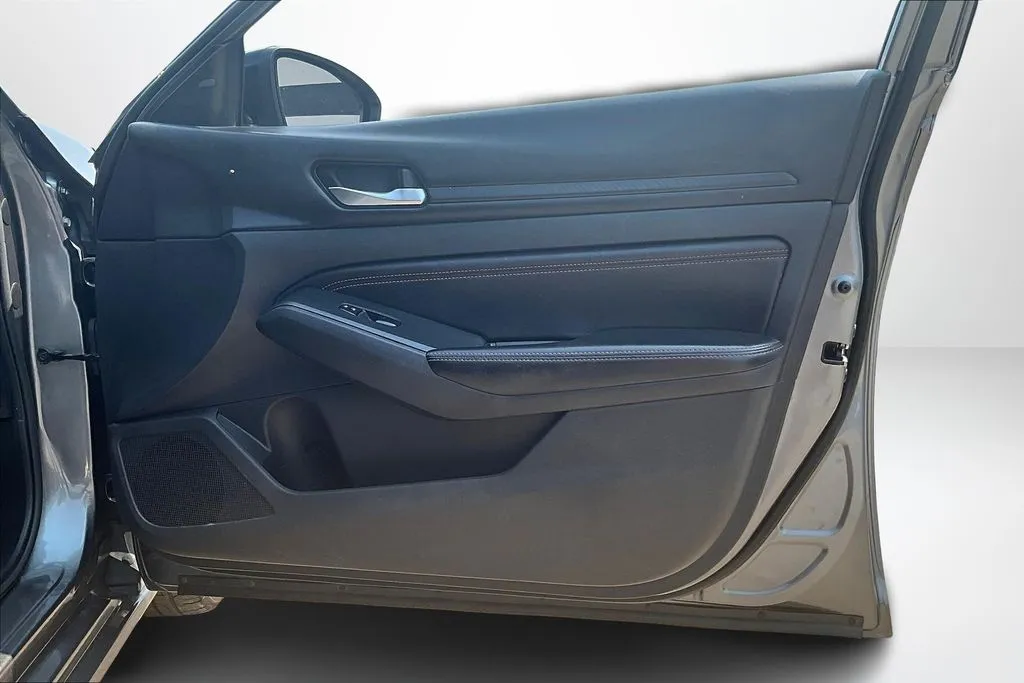2020 Nissan Altima SR - Photo 26