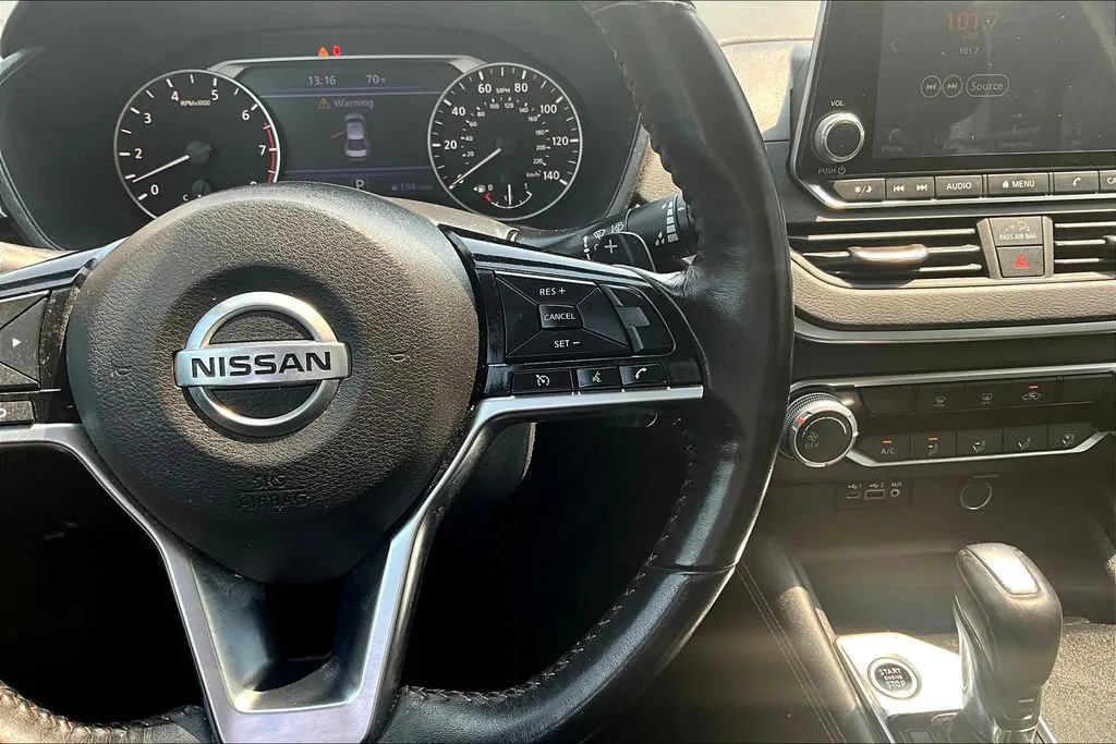 2020 Nissan Altima SR - Photo 11
