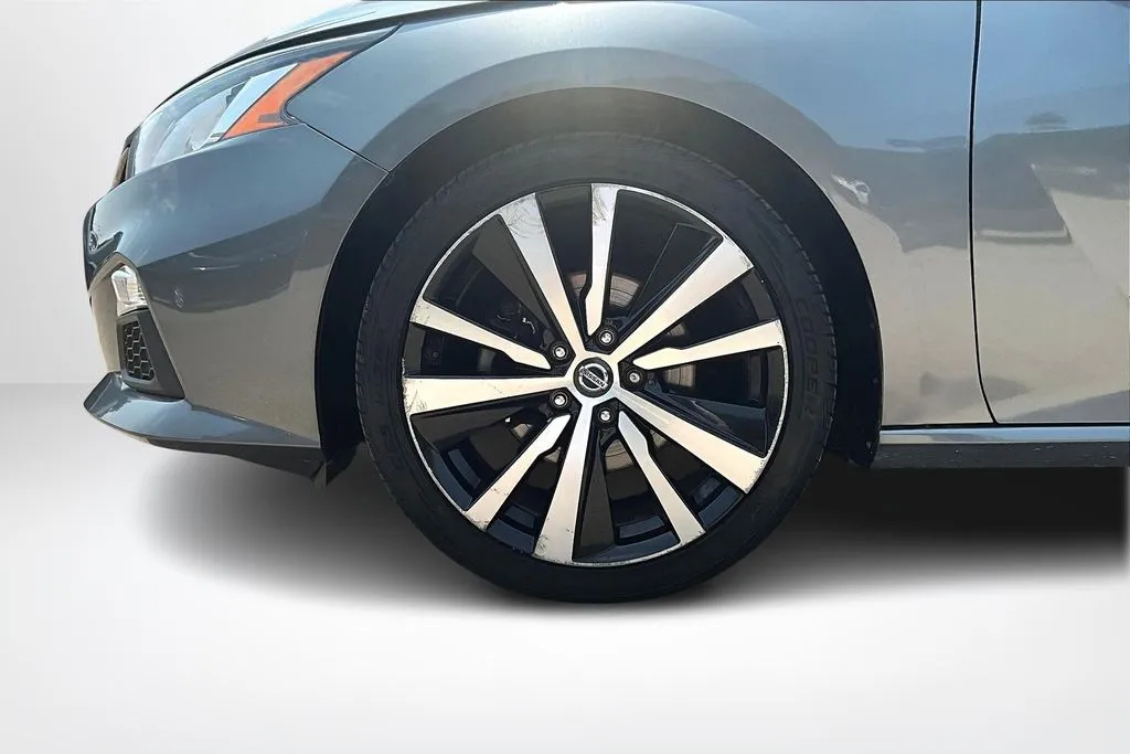 2020 Nissan Altima SR - Photo 32