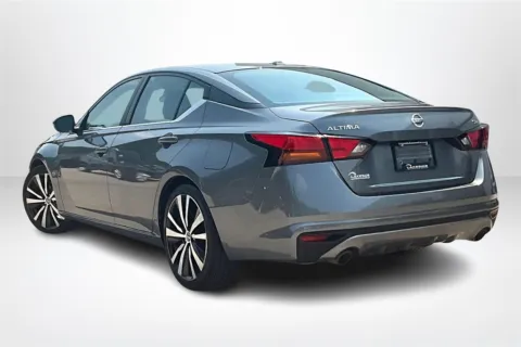 More photos of 2020 Nissan Altima 2.5 SR at Lakeside Automotive Group, MI