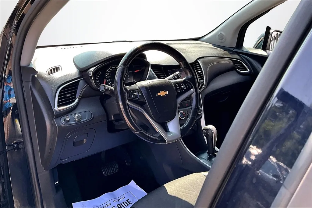 2021 Chevrolet Trax LT photo 6