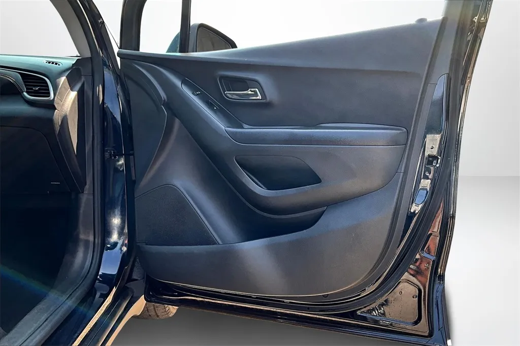 2021 Chevrolet Trax LT photo 9