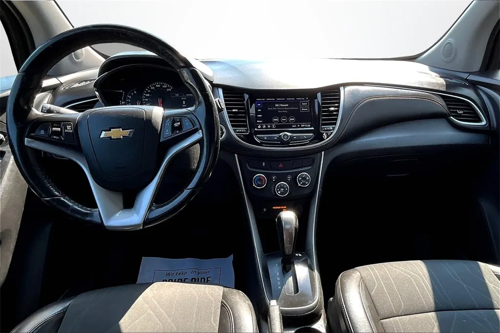 2021 Chevrolet Trax LT photo 3