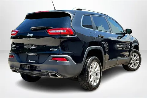 More photos of 2015 Jeep Cherokee Latitude at Lakeside Automotive Group, MI