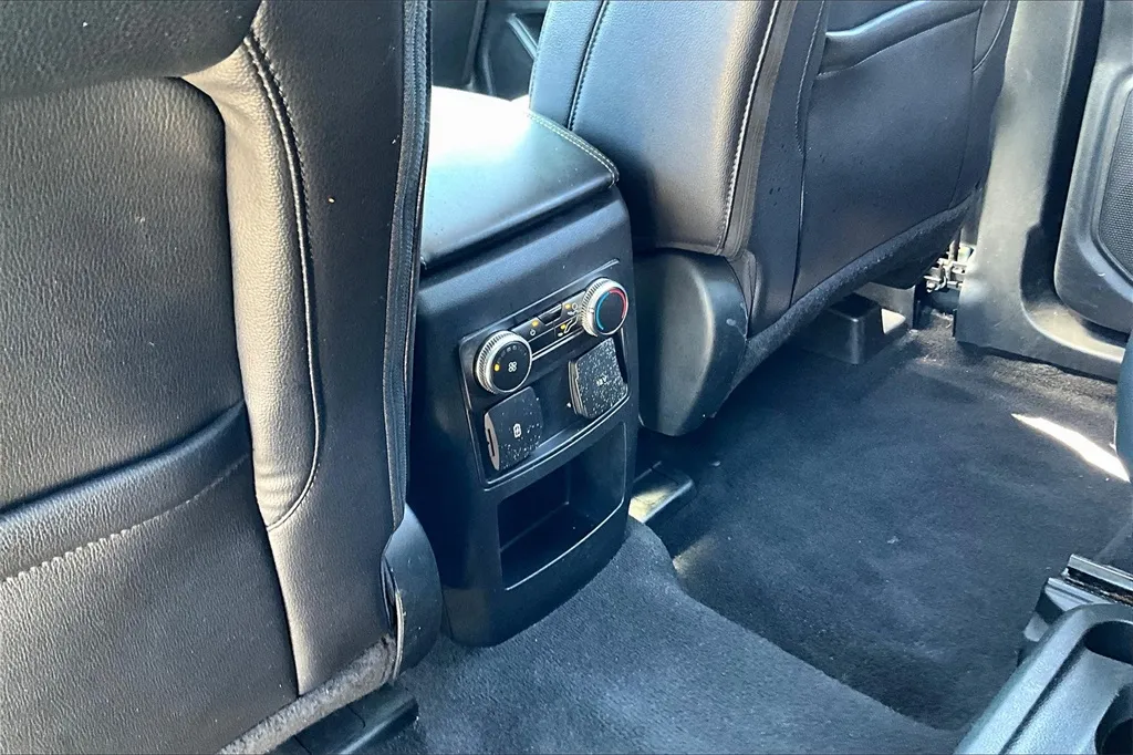 2021 Ford Explorer XLT photo 4
