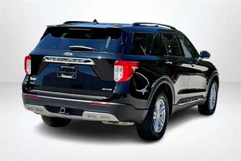 More photos of 2021 Ford Explorer XLT at Lakeside Automotive Group, MI