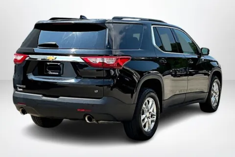 More photos of 2021 Chevrolet Traverse LT at Lakeside Automotive Group, MI