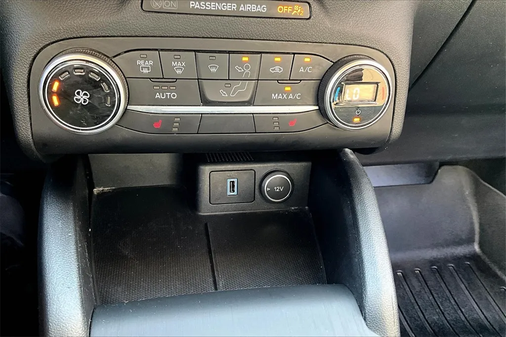 2020 Ford Escape SE photo 25