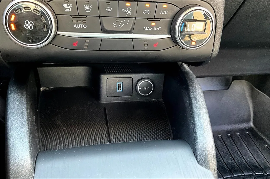 2020 Ford Escape SE photo 6
