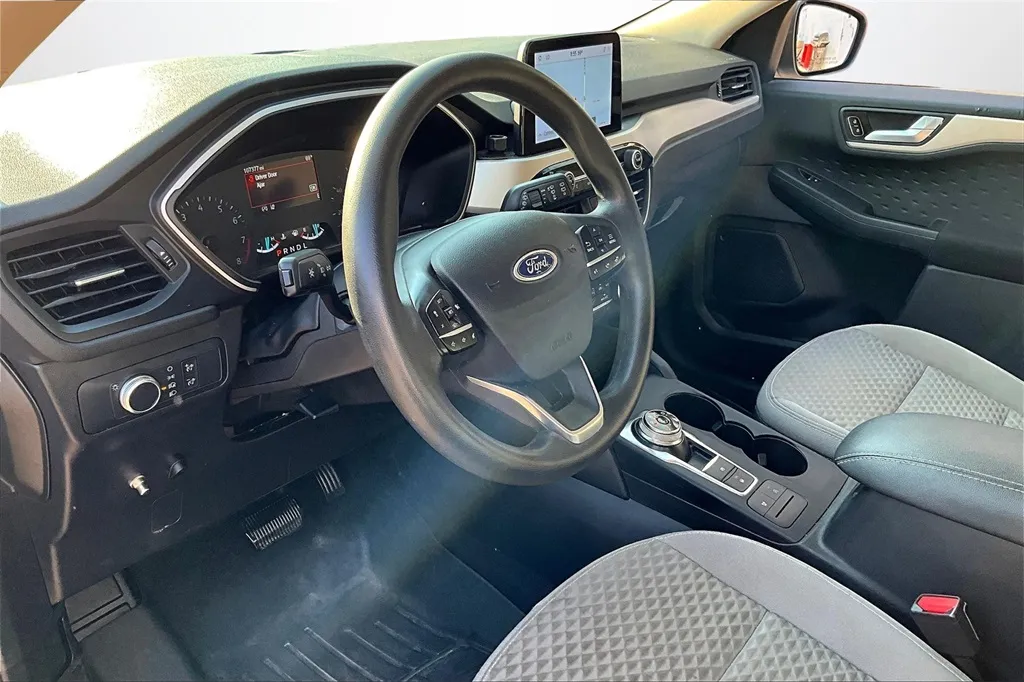 2020 Ford Escape SE photo 17