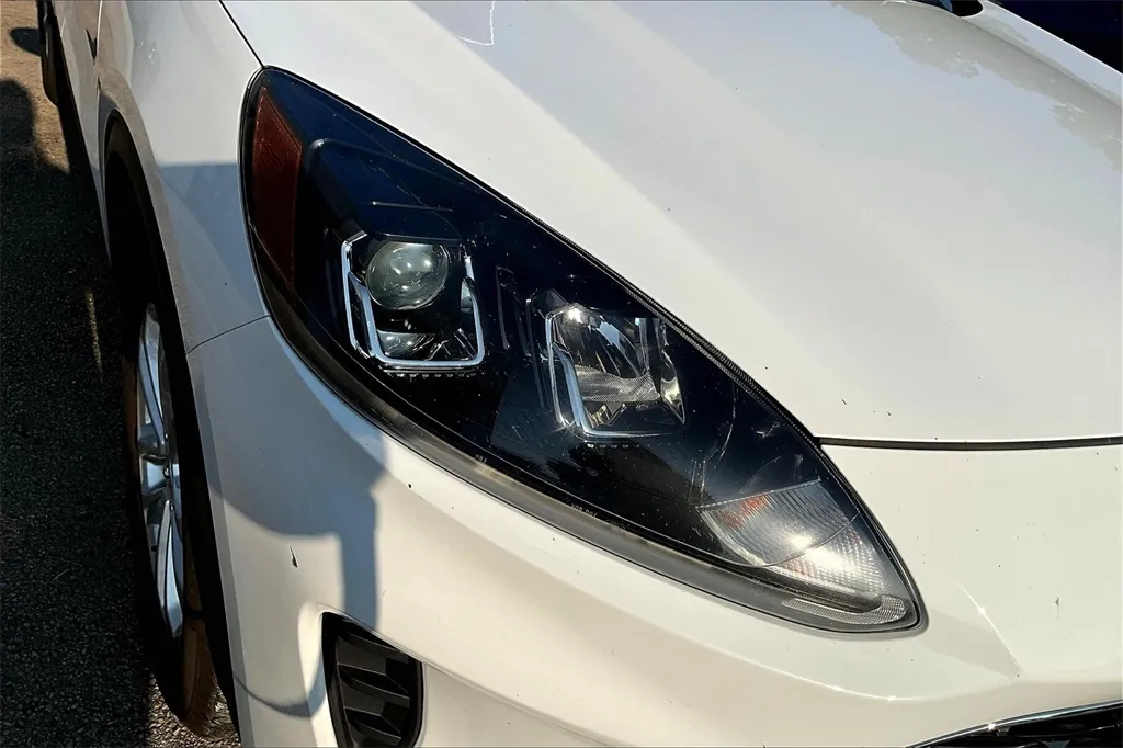2020 Ford Escape SE photo 10