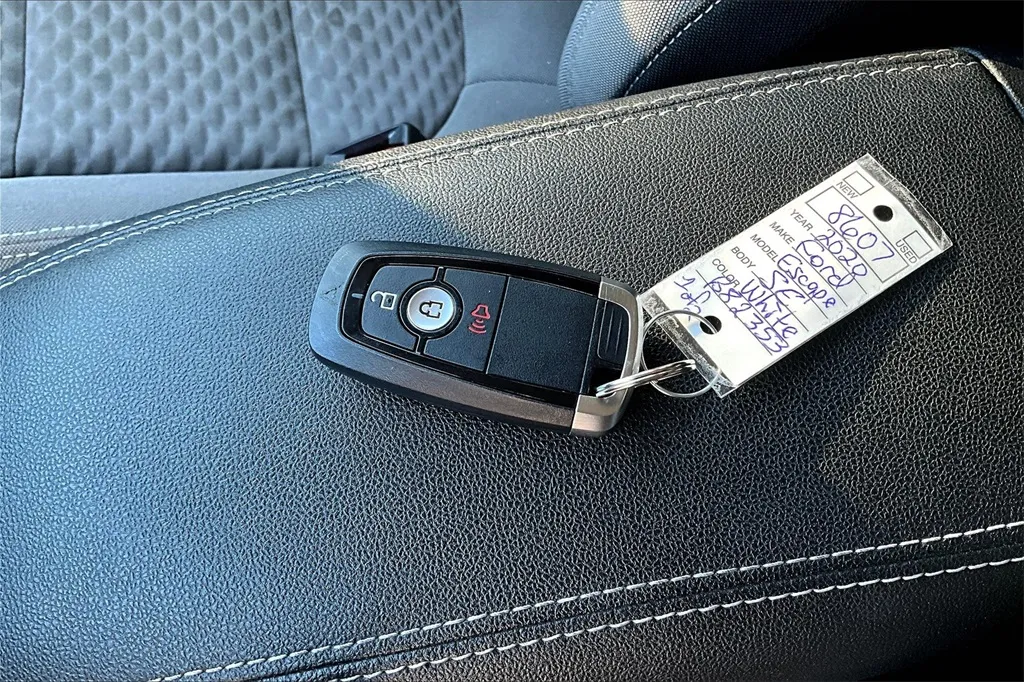 2020 Ford Escape SE photo 11