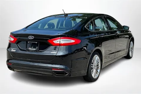 More photos of 2013 Ford Fusion SE at Lakeside Automotive Group, MI