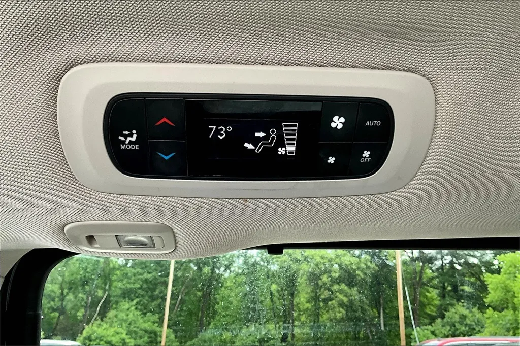 2022 Chrysler Pacifica Limited photo 4