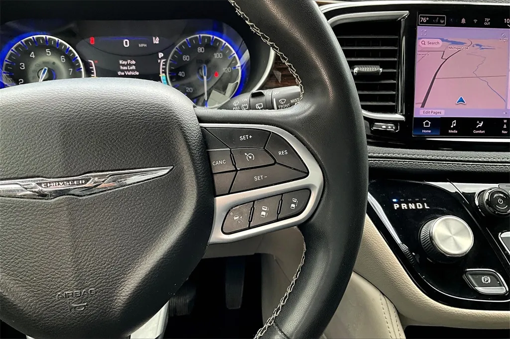 2022 Chrysler Pacifica Limited photo 24