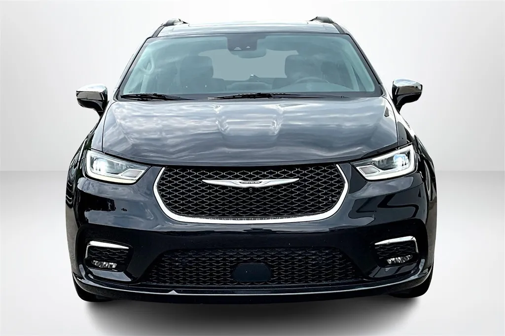 2022 Chrysler Pacifica Limited photo 10