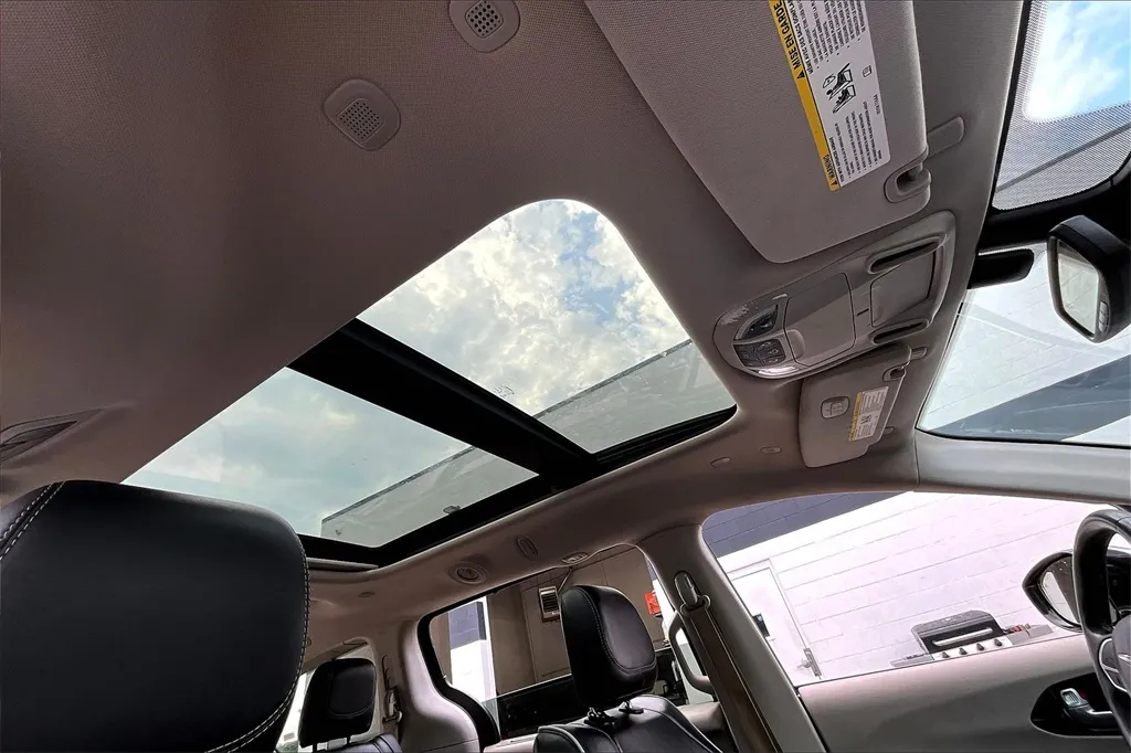2022 Chrysler Pacifica Limited photo 29