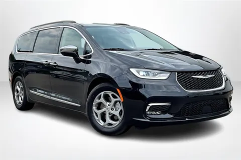 Another view of 2022 Chrysler Pacifica Limited for sale in Spring Lake, MI at Lakeside Automotive Group