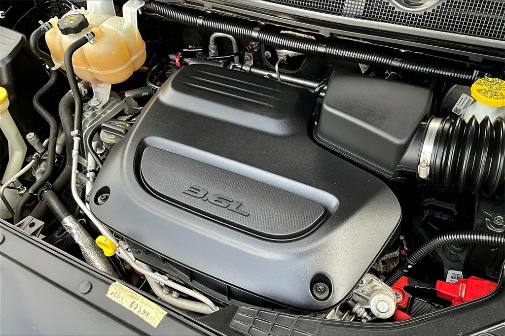 2022 Chrysler Pacifica Limited photo 8
