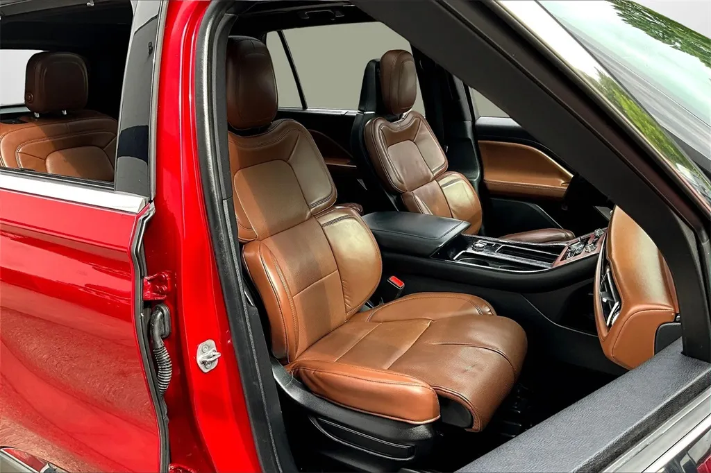 2020 Lincoln Aviator Reserve photo 26