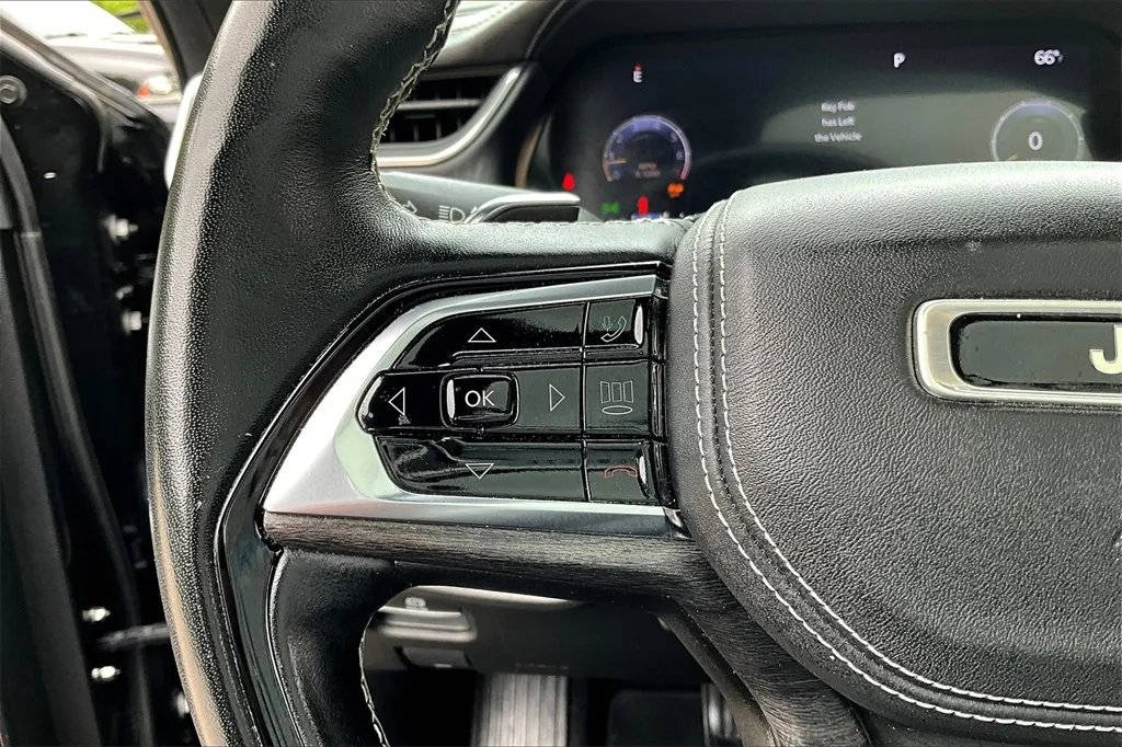 2022 Jeep Grand Cherokee Overland photo 14