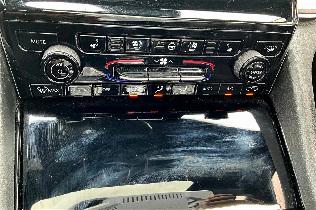 2022 Jeep Grand Cherokee Overland photo 26