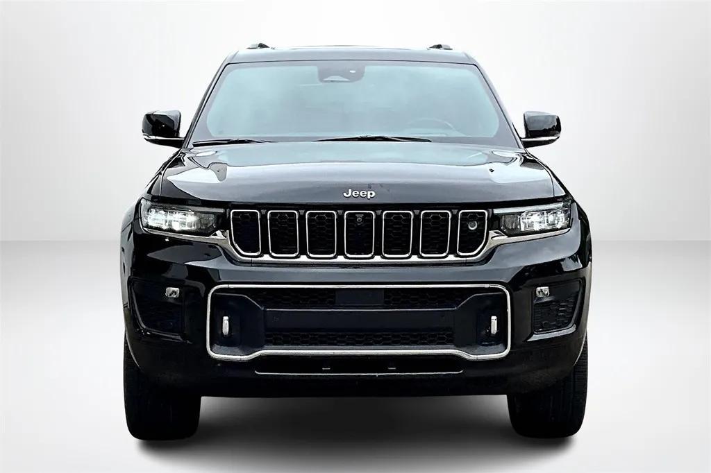 2022 Jeep Grand Cherokee Overland photo 11