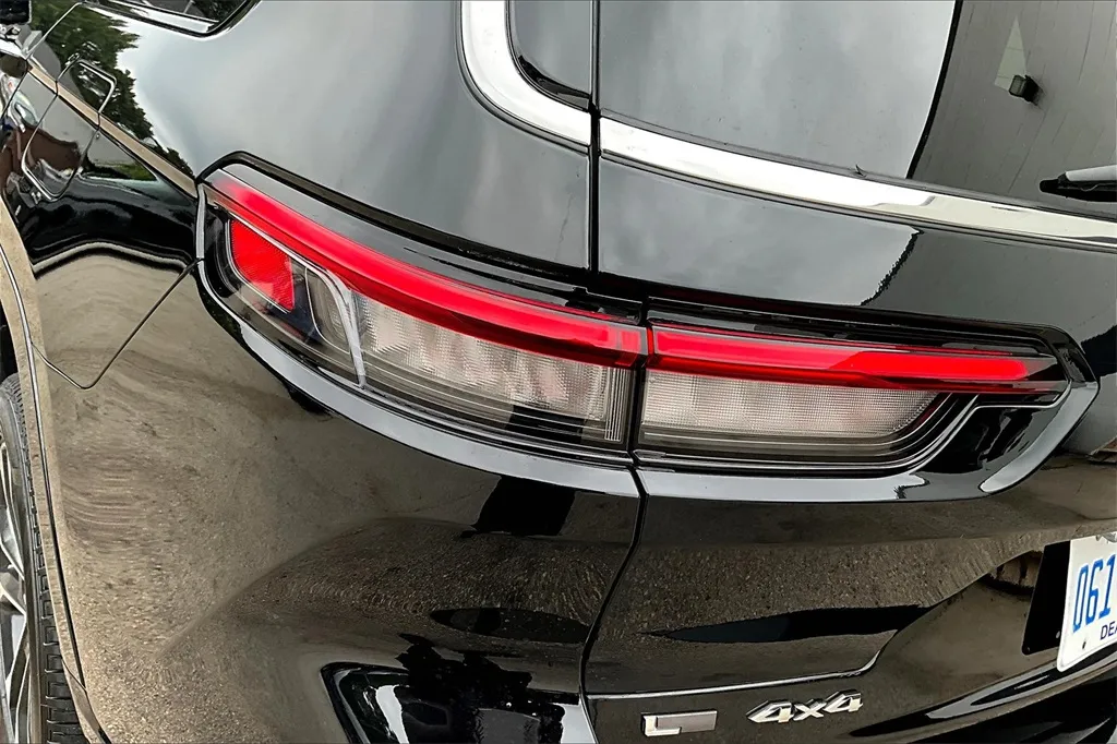 2022 Jeep Grand Cherokee Overland photo 17