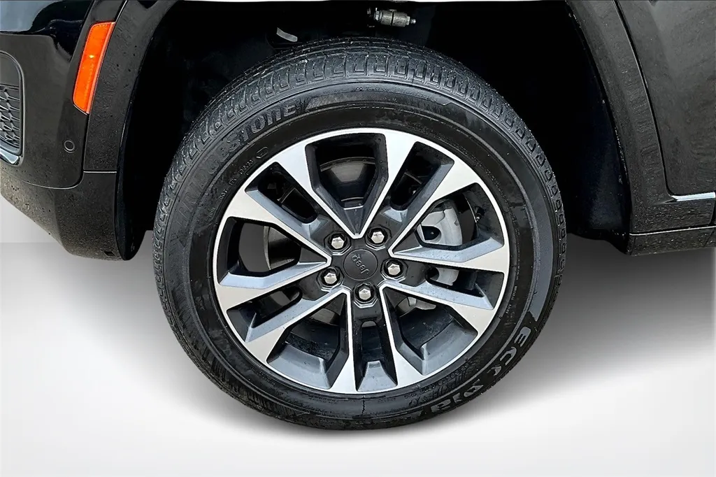2022 Jeep Grand Cherokee Overland photo 21