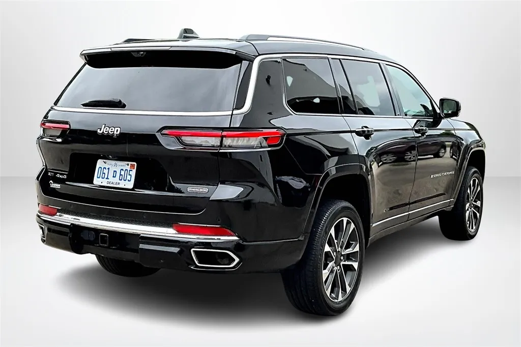 2022 Jeep Grand Cherokee Overland photo 12