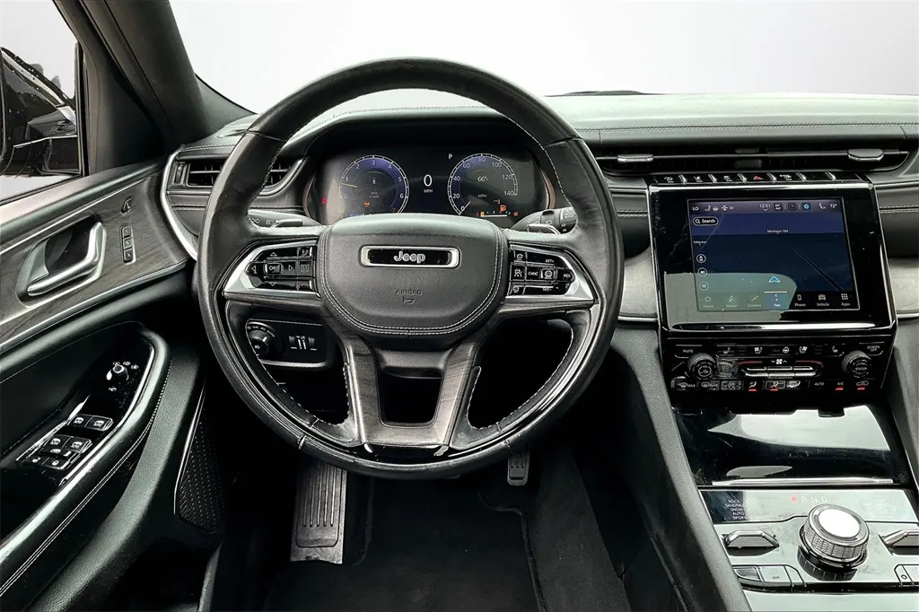 2022 Jeep Grand Cherokee Overland photo 13