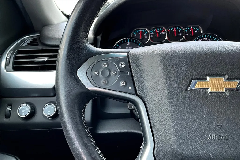 2017 Chevrolet Suburban Premier photo 9