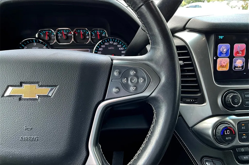 2017 Chevrolet Suburban Premier photo 14
