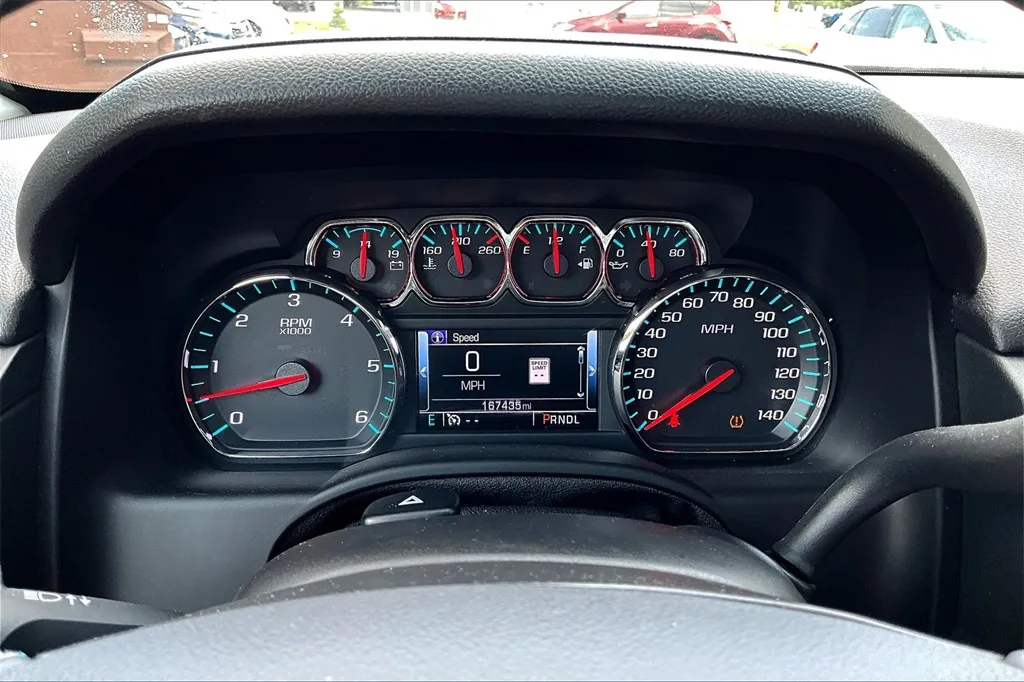 2017 Chevrolet Suburban Premier photo 5