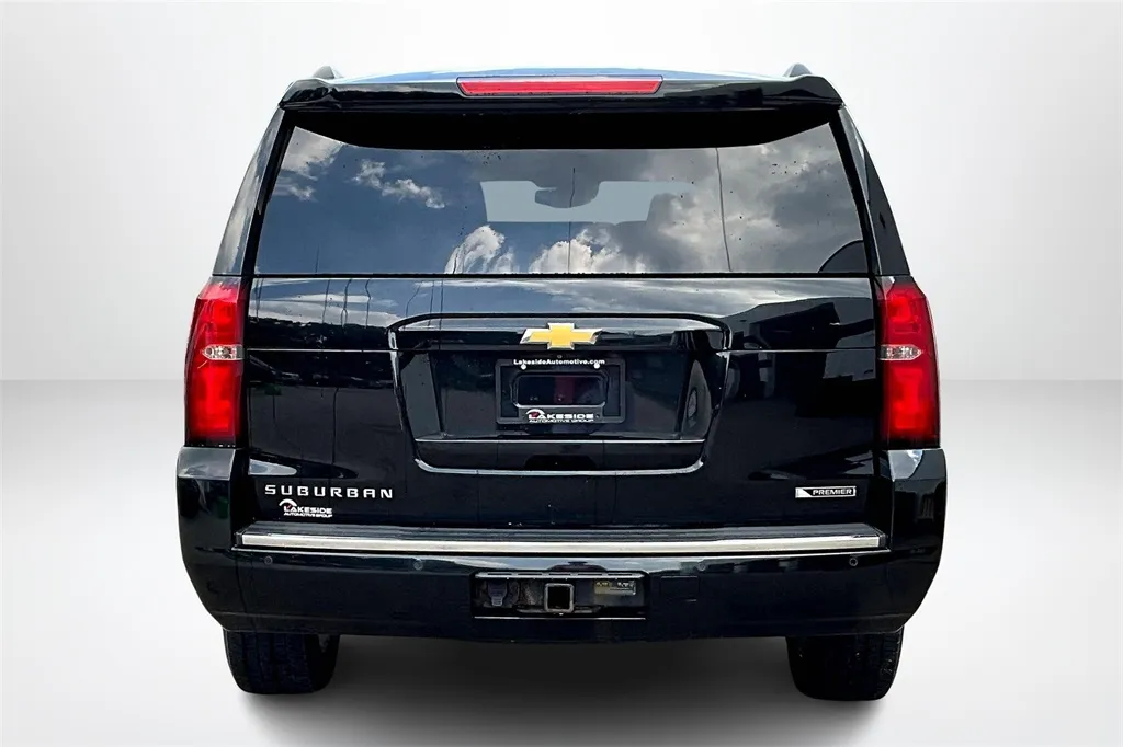 2017 Chevrolet Suburban Premier photo 12