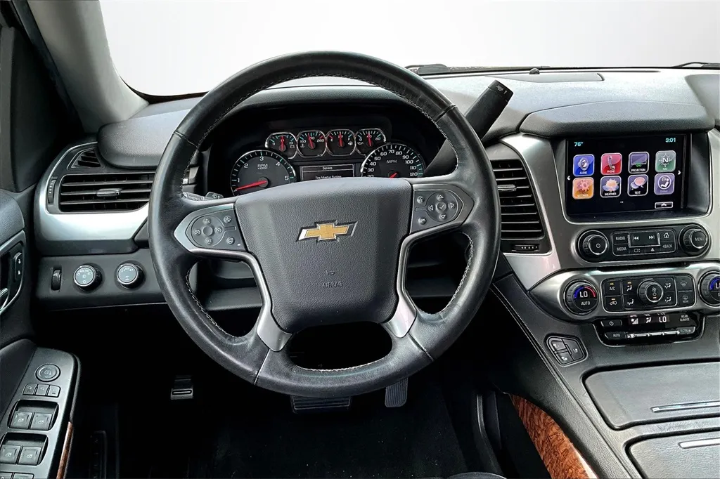 2017 Chevrolet Suburban Premier photo 8