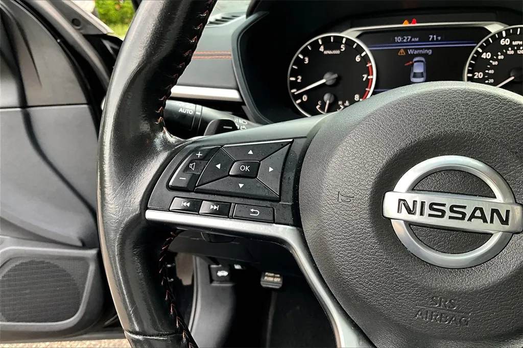 2022 Nissan Altima 2.5 SR photo 14