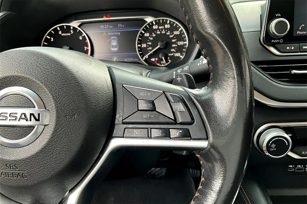 2022 Nissan Altima 2.5 SR photo 25