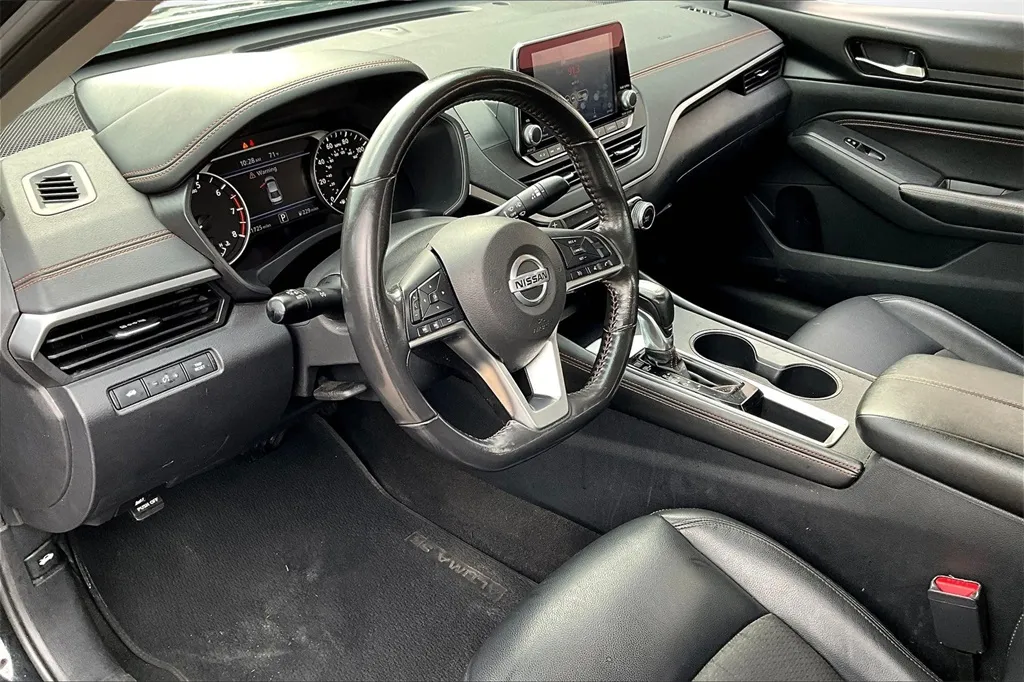 2022 Nissan Altima 2.5 SR photo 16