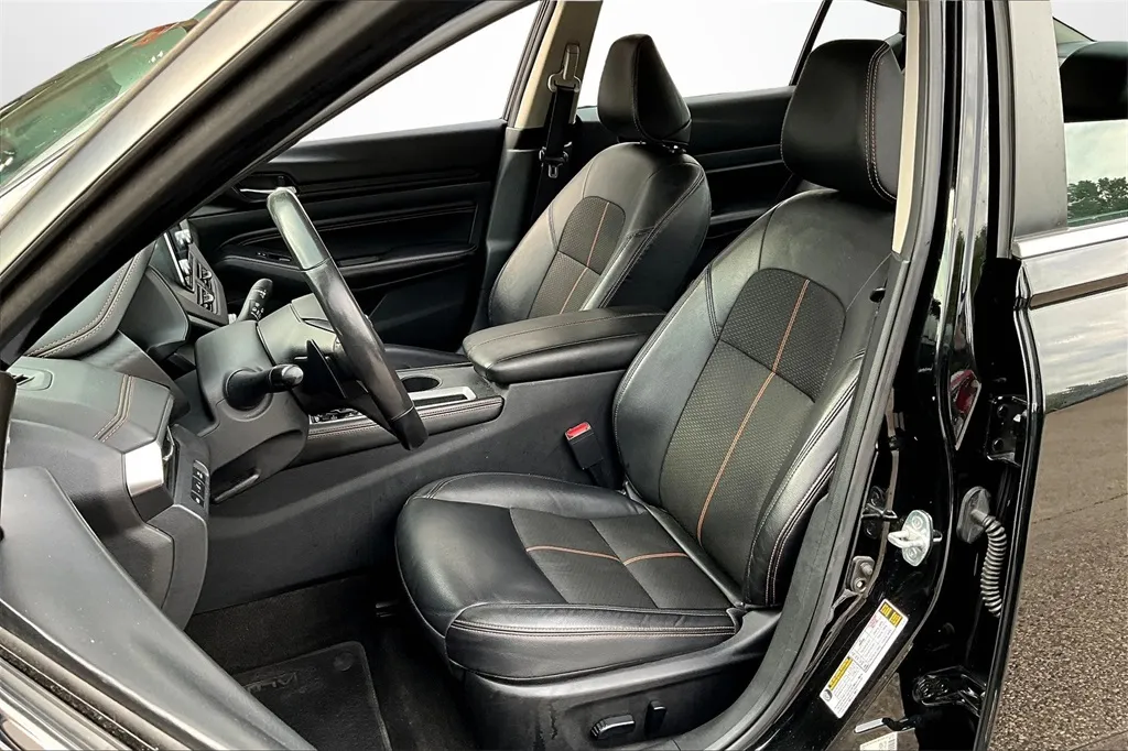 2022 Nissan Altima 2.5 SR photo 28